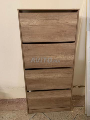 Meuble à chaussures moderne en excellent état à vendre