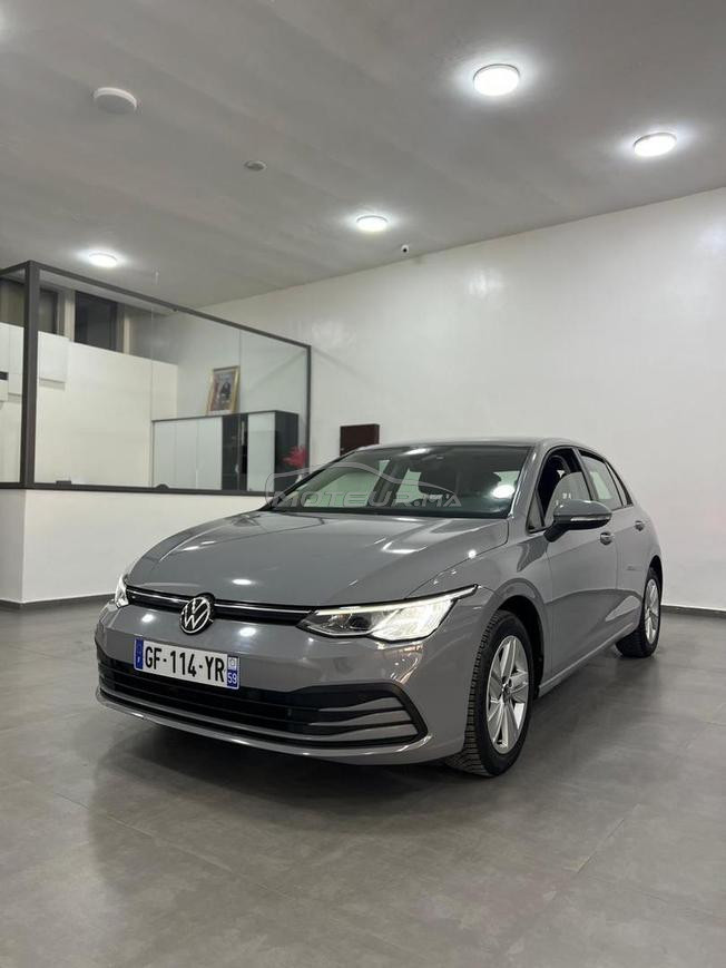 je met vent une voiture très bonne état golf  8