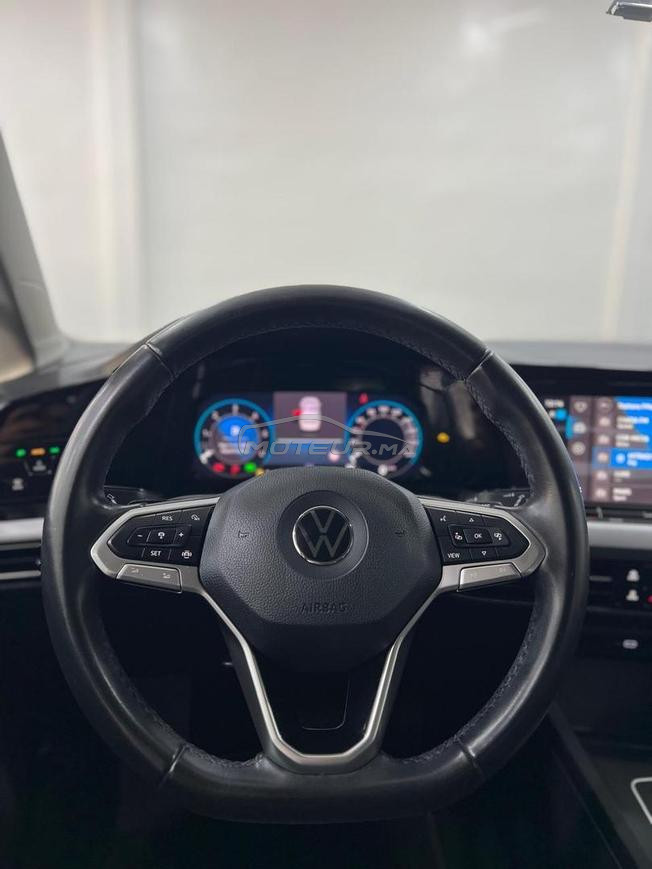 je met vent une voiture très bonne état golf  8