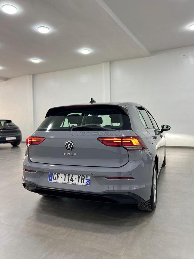 je met vent une voiture très bonne état golf  8