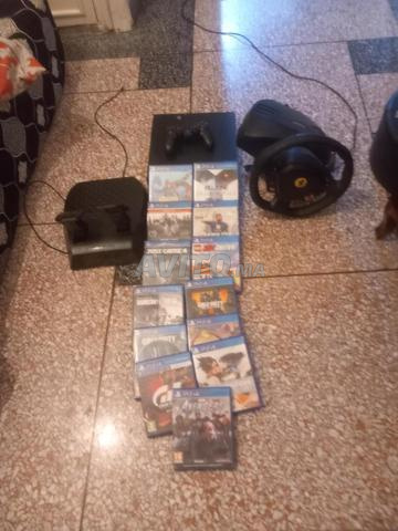 PS4 et jeux et manette - 2