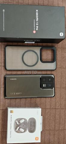 Xiaomi 13 pro by Leica 256 Go 12 Ram & Openwear pro