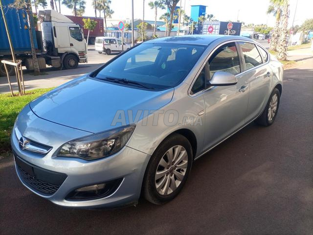 Opel Astra berline Diesel - 2