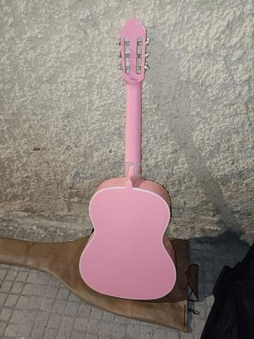 Guitare classique rose - 2