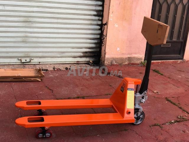 Transpalette manuelle ترانسباليط يدوية