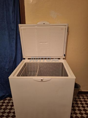 Grand congélateur en bon état - 2