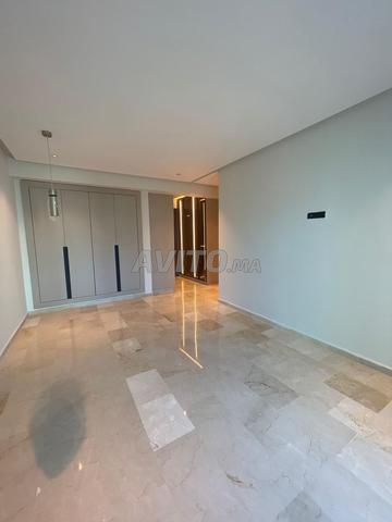 شقة مجددة بالكامل للإيجار 164 متر مربع بجوار نخيل