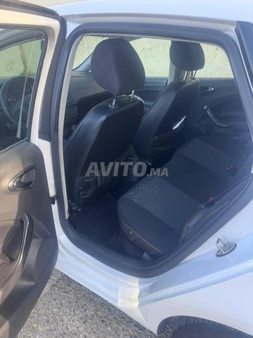 Seat Ibiza Diesel Manuelle 2017 à Meknès - 2