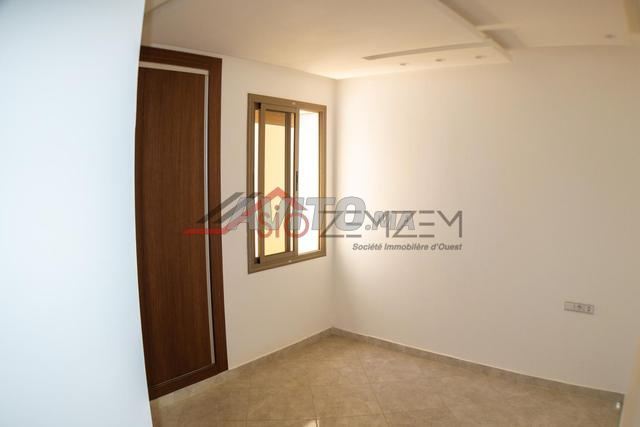 Appartement vide au centre-ville de (Maâmora)