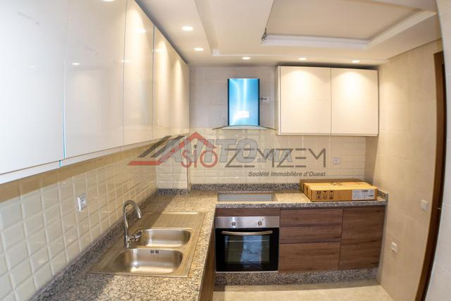 Appartement vide au centre-ville de (Maâmora)