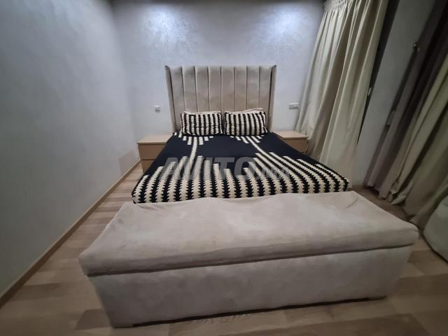 سرير مزدوج 160/200 مع 2 كومودينو وصندوق قدم