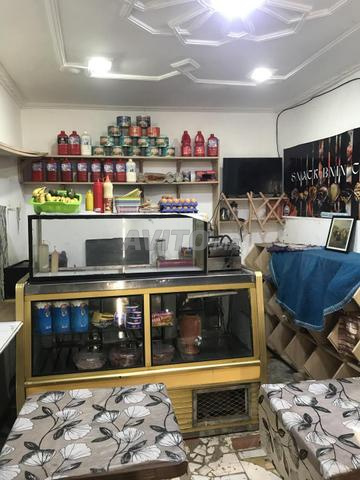 ثلاجة عرض (رأسية) بطول 1.60 متر بحالة جيدة