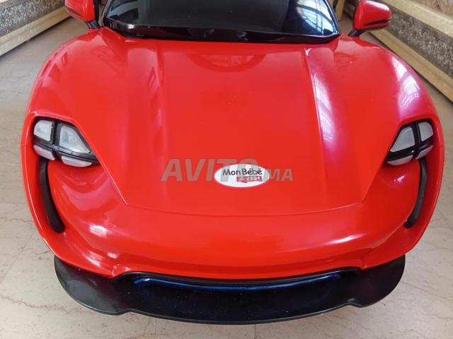 سيارة فيراري بالتحكم عن بعد شبه جديدة - 2