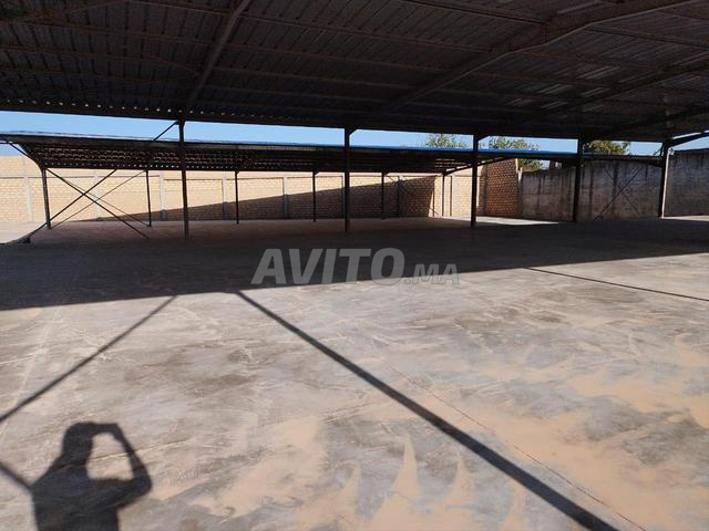 Local 4700 m titre foncier - 2