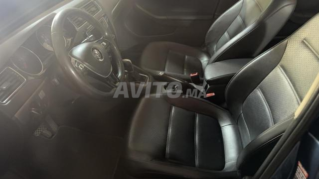 Volkswagen Jetta - 2