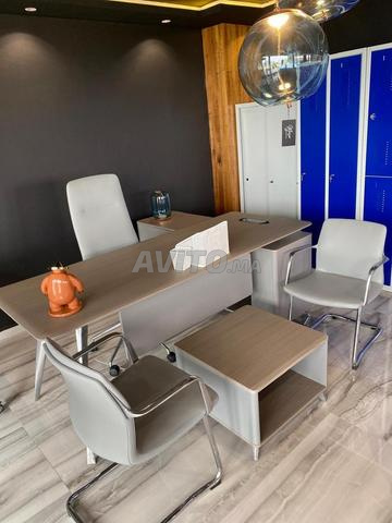 💼✨ مكتب رئيسي مع وحدة جانبية عصرية ✨💼