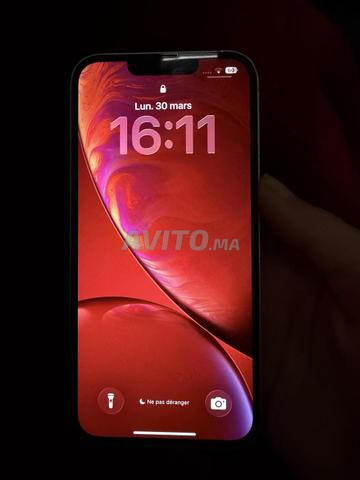 iPhone 13 normal rose 1600 dhs Batterie 70