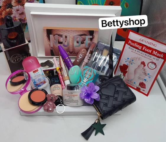 Boîte de maquillage complète 17 pièces – 250 MAD