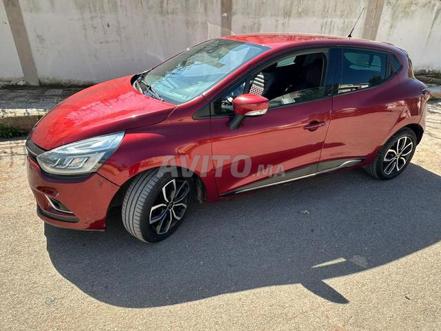 سيارة رينو كليو للبيع بحالة ممتازة جدا