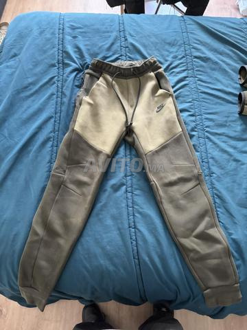 2 Nike Tech Fleece (hoodie et pantalon)