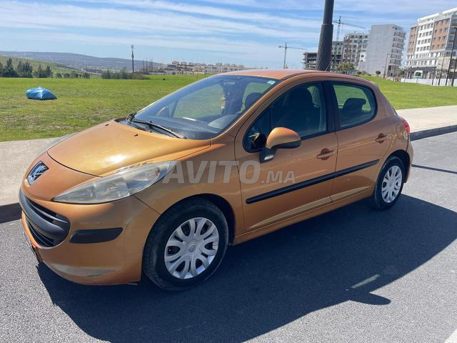 سيارة جيدة لمن يريد شراءها، مرحباً