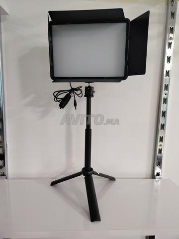 لوحة LED مع حامل ثلاثي القوائم وألواح قابلة للتعديل - 2