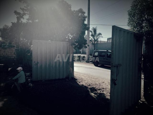 أرض ومستودع للإيجار - 2