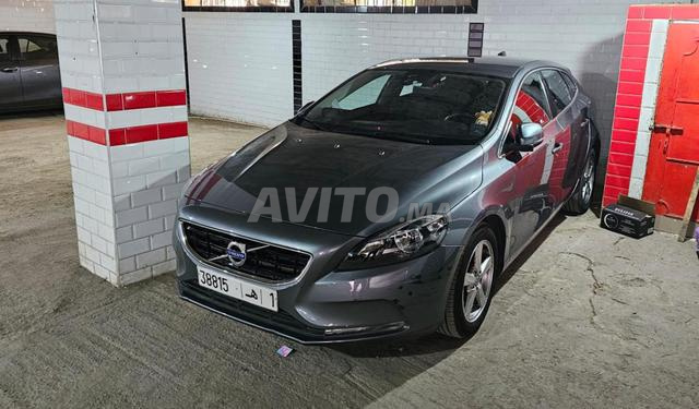 فولفو V40 ديزل عدد كيلومترات قليل جداً