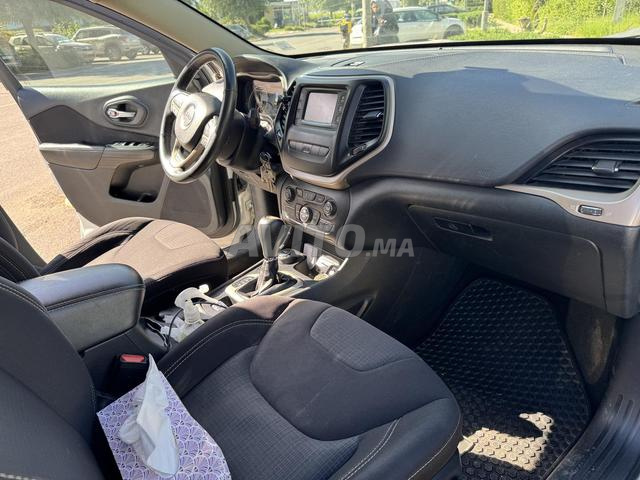 Jeep Cherokee Diesel Automatique 2017 à Bouskoura - 2