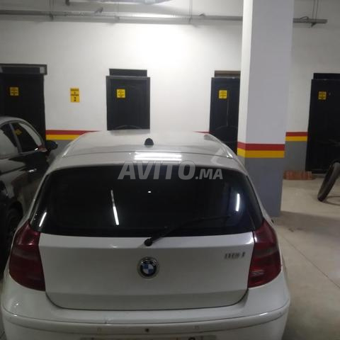 BMW الفئة الأولى بنزين أوتوماتيك 2009 بالدار البيضاء