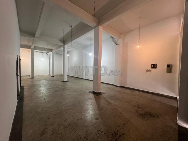 Local 250m2 usage dépôt - 2