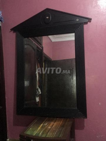 مرآة بحالة جيدة وديكور جميل - 2