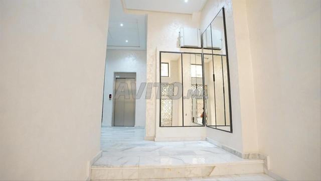 Appartement confortable neuf à louer - image 5