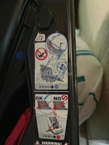 Siège auto pour bébé - 2