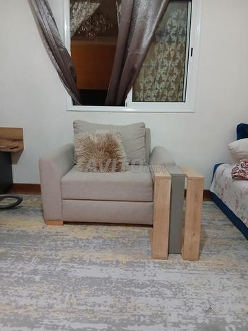 طاولة تصميم وكرسي بذراعين - 2