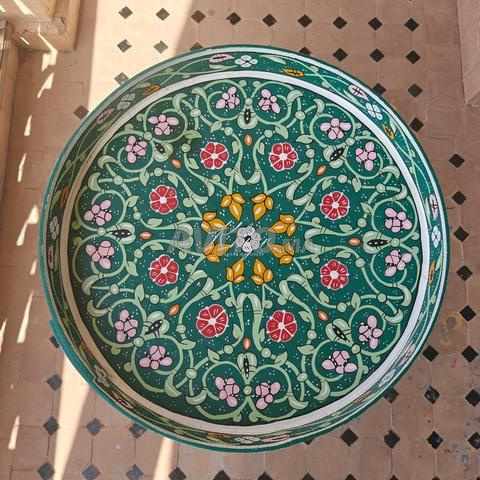 طاولة مرتفعة بزخرفة - 2