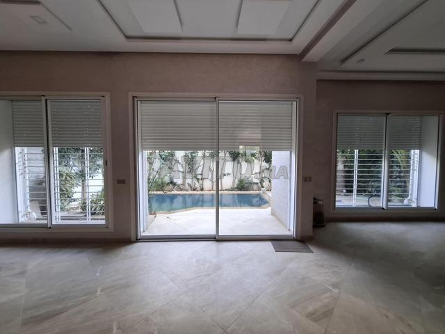 فيلا عصرية للبيع بالقرب من الغابة - 2