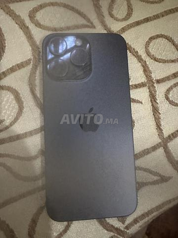 iPhone 15 Pro Max très bon état - 2