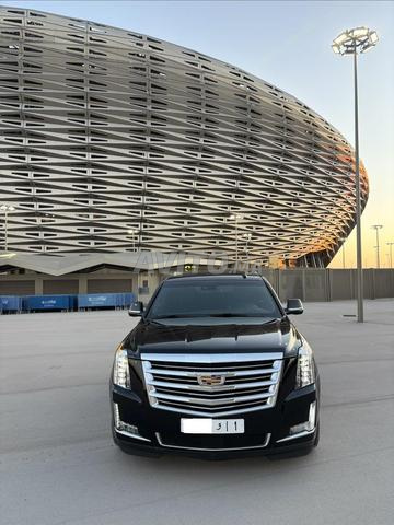 Cadillac Escalade - 2