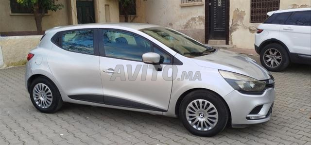 Clio 4 bon état, année 2015 - 2