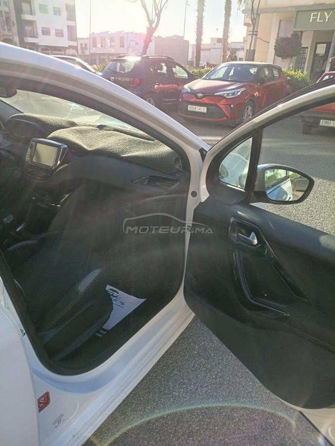 Peugeot 208 Diesel white edition 2017 à Rabat