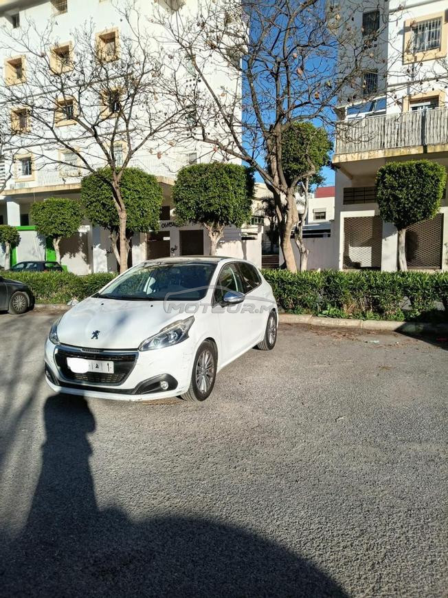 Peugeot 208 Diesel white edition 2017 à Rabat