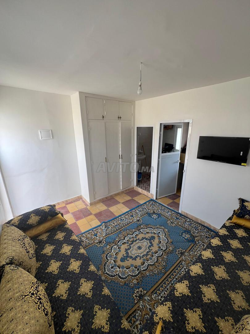 Studio meublé à louer à Castilia pour filles - image 3