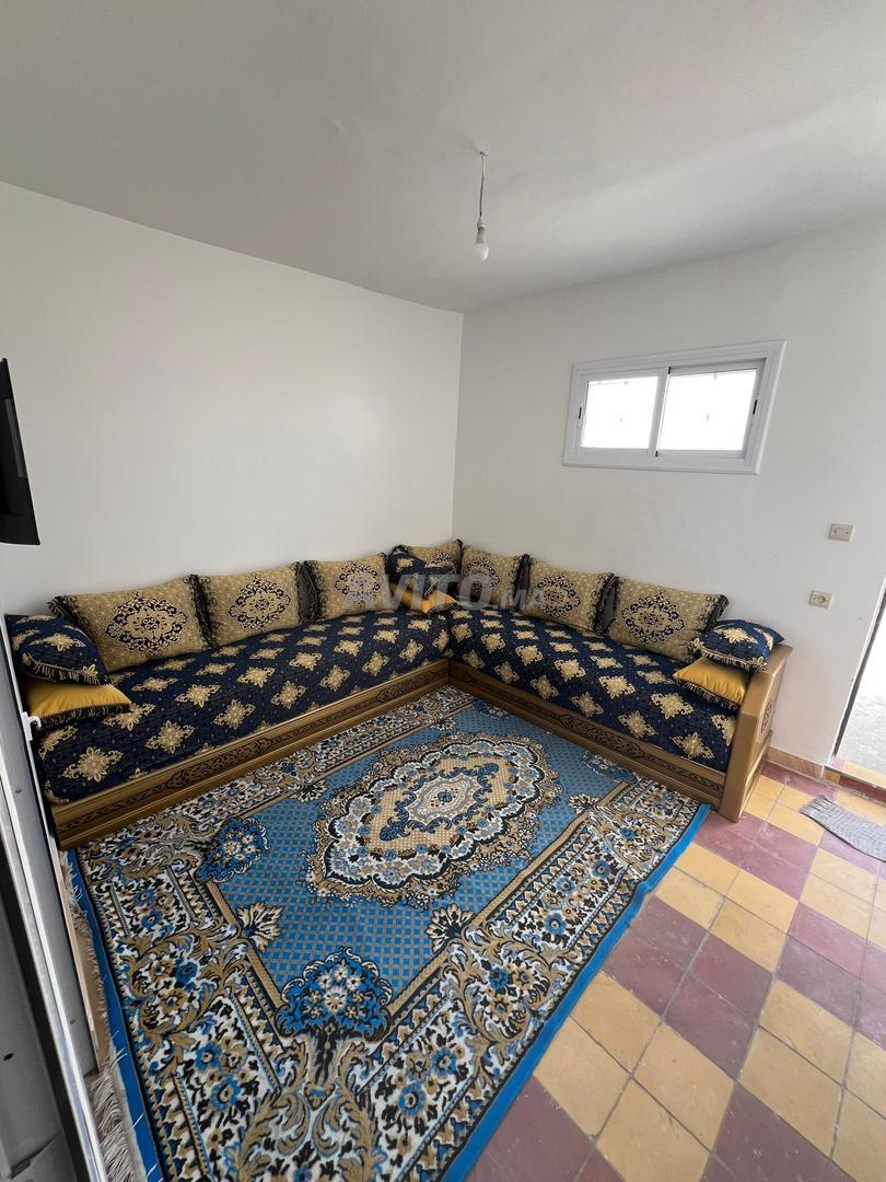 Studio meublé à louer à Castilia pour filles