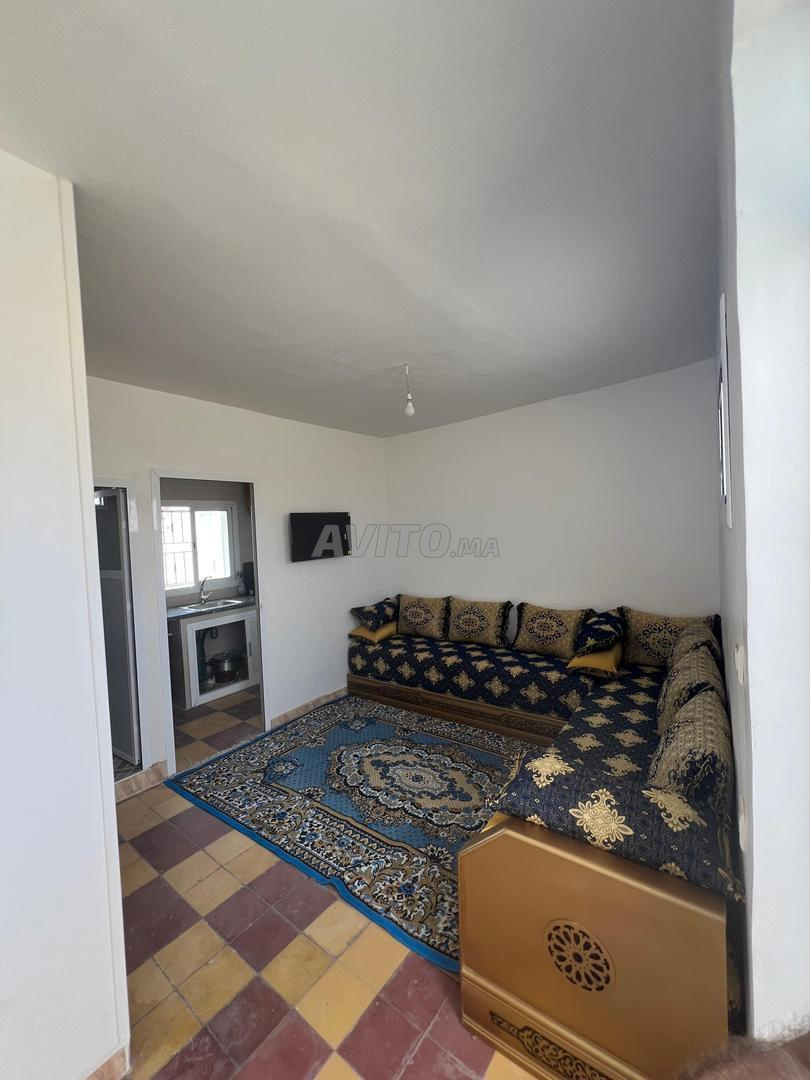 Studio meublé à louer à Castilia pour filles - image 5