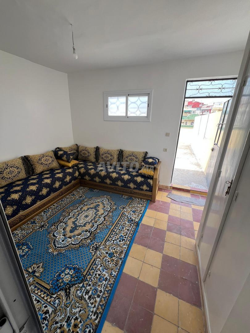 Studio meublé à louer à Castilia pour filles - image 2