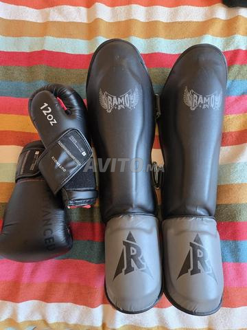 Gants de boxe et protège-tibias