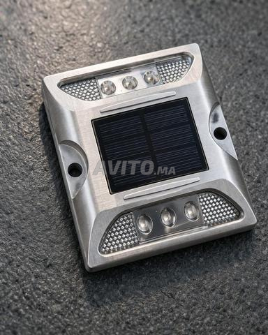 Plot de route solaire de signalisation blanc - 2