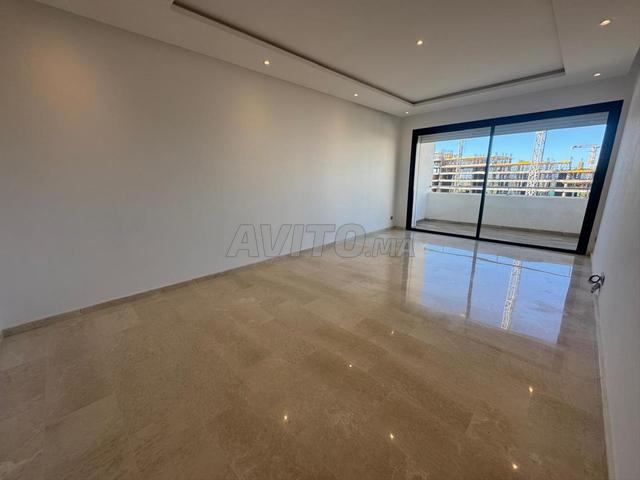 Bel appartement avec terrasse à Prestigia