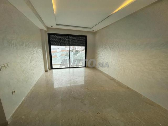 Studio vide à louer près du CFC - image 3